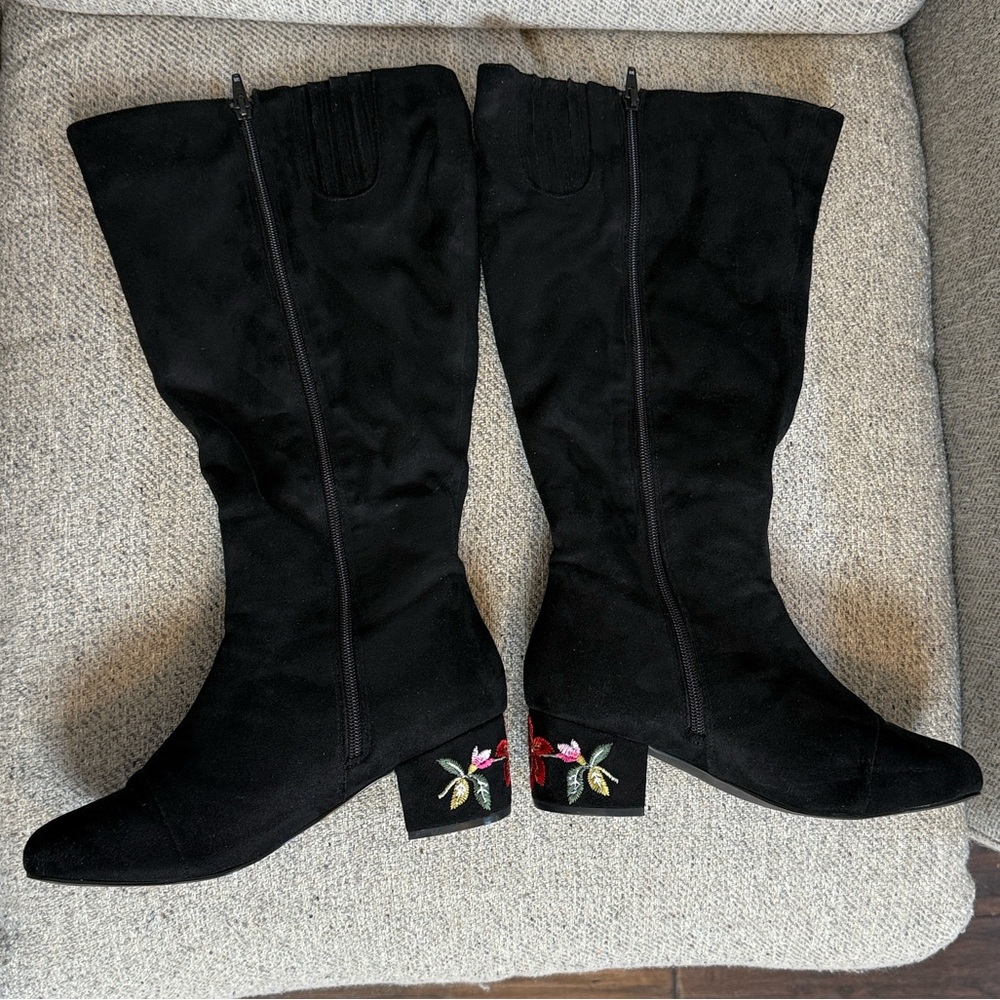 Comfortview Floral Embroidered Suede Boots in Extra Wide - Picture 11 of 11